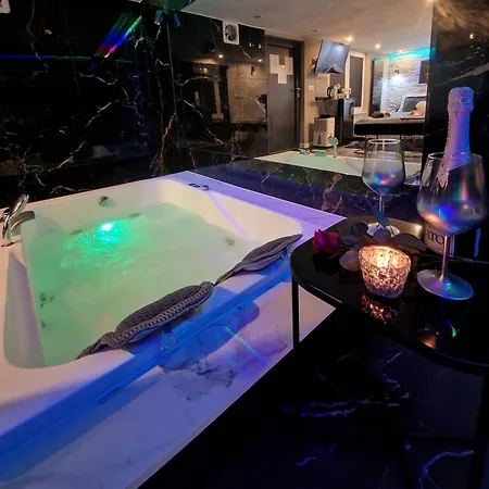 Jacuzzi przy Plaży - Apartament Kołobrzeg-2